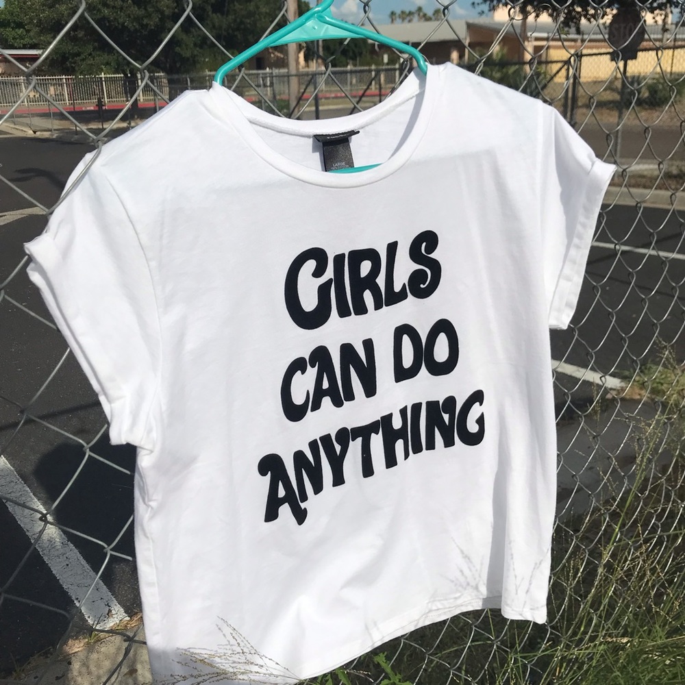🍒NWT Girls Can Do Anything T-shirt🍒